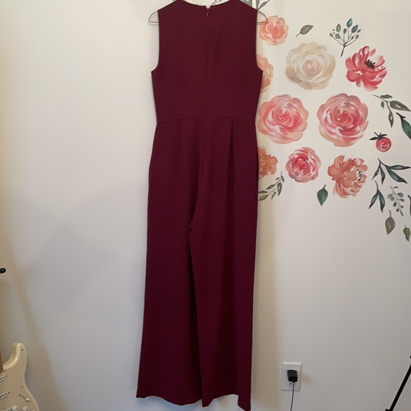 BCBG jumpsuit deep front plunge - Picture 3 of 4